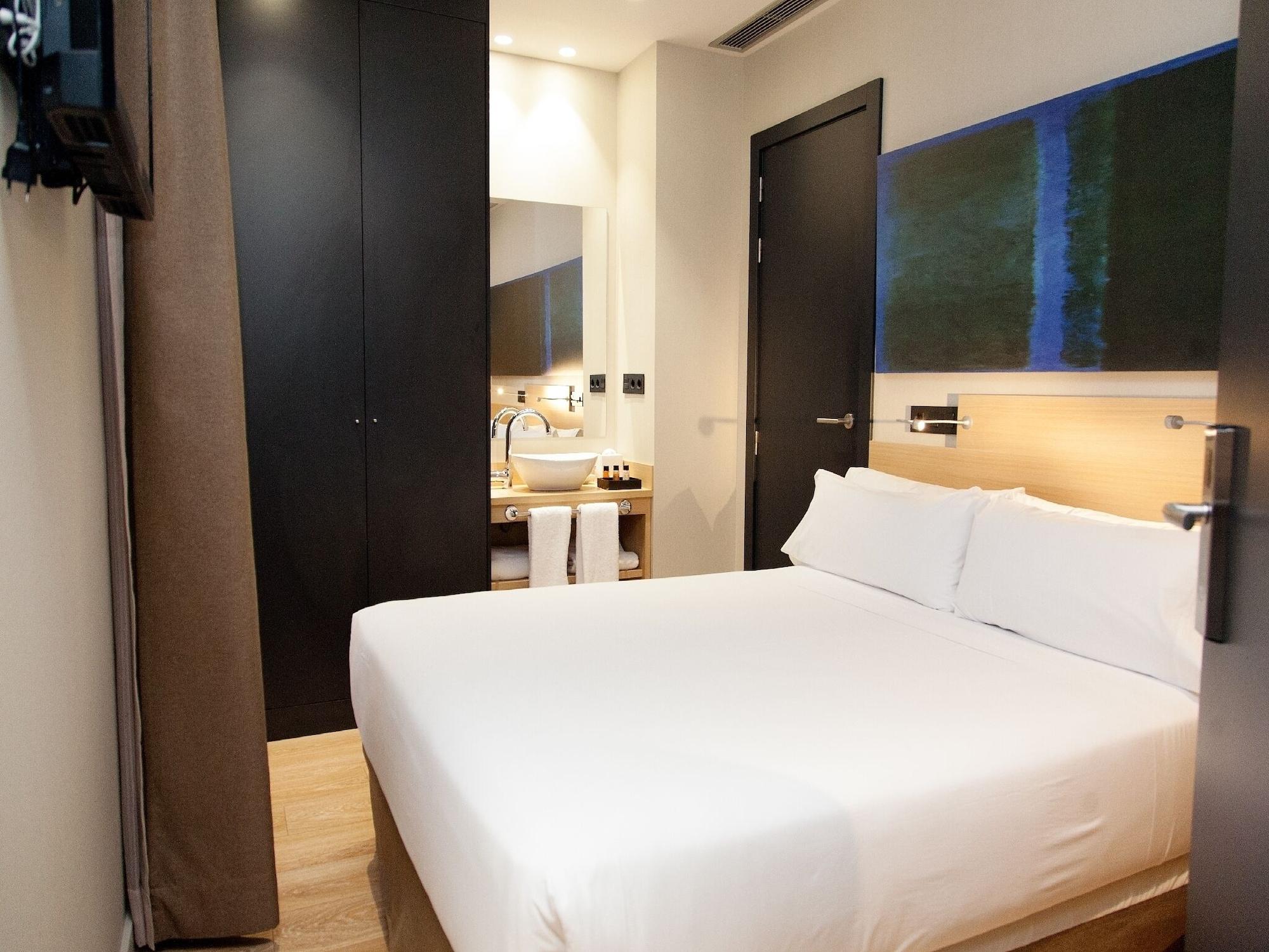 Hotel àmbit 4*